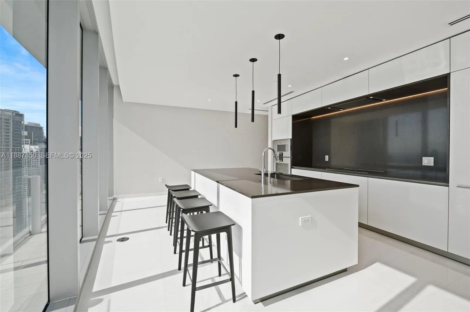 300 Biscayne Blvd Way # 3701, Miami, FL 33131 photo 9