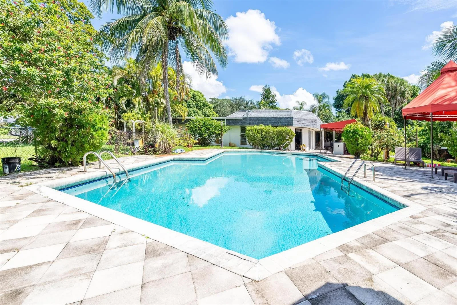 5104 White Oak Lane E, Tamarac, FL 33319