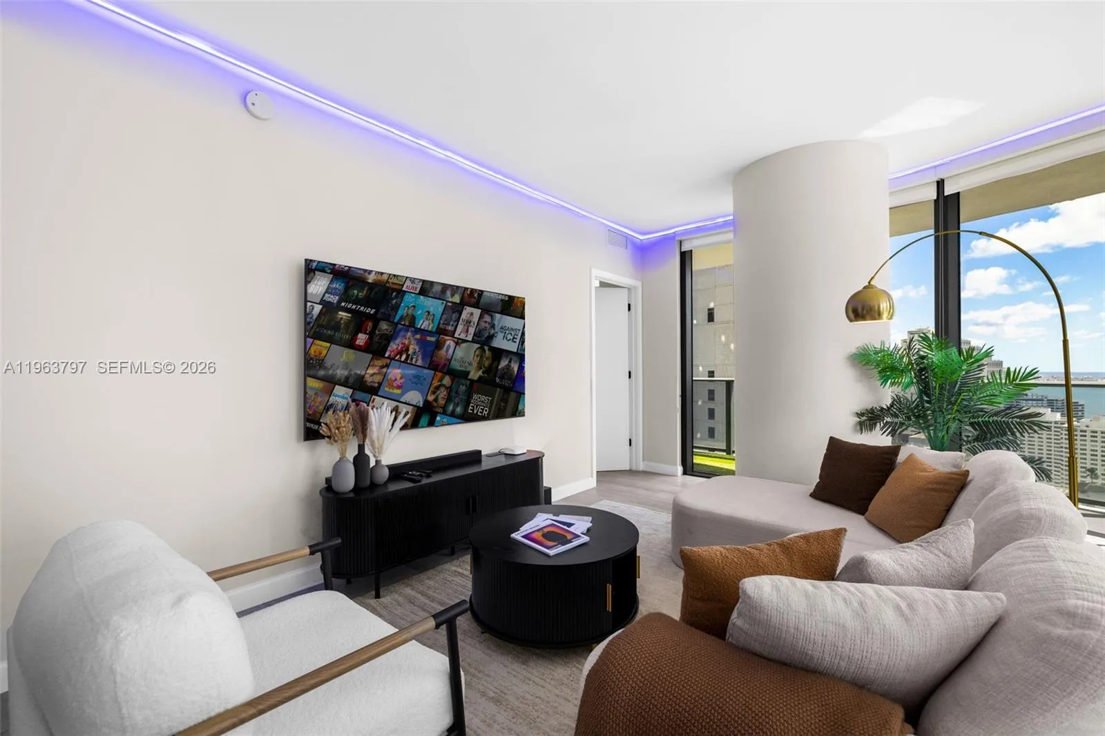 45 SW 9th St # 2803, Miami, FL 33130 photo 4