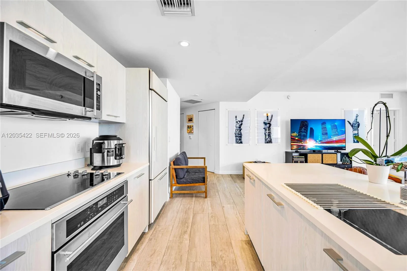 45 SW 9th St # 2103, Miami, FL 33130 photo 6