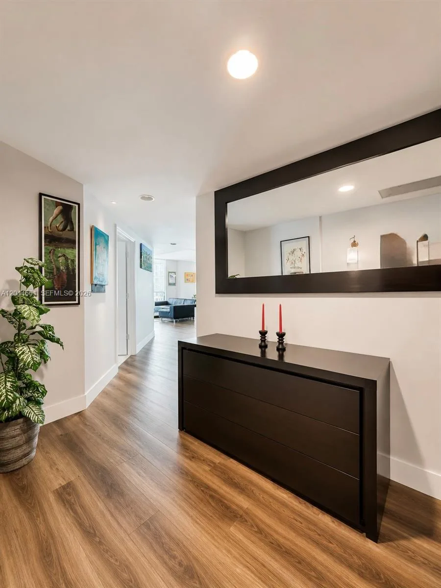 55 SE 6th St # 2802, Miami, FL 33131 photo 2