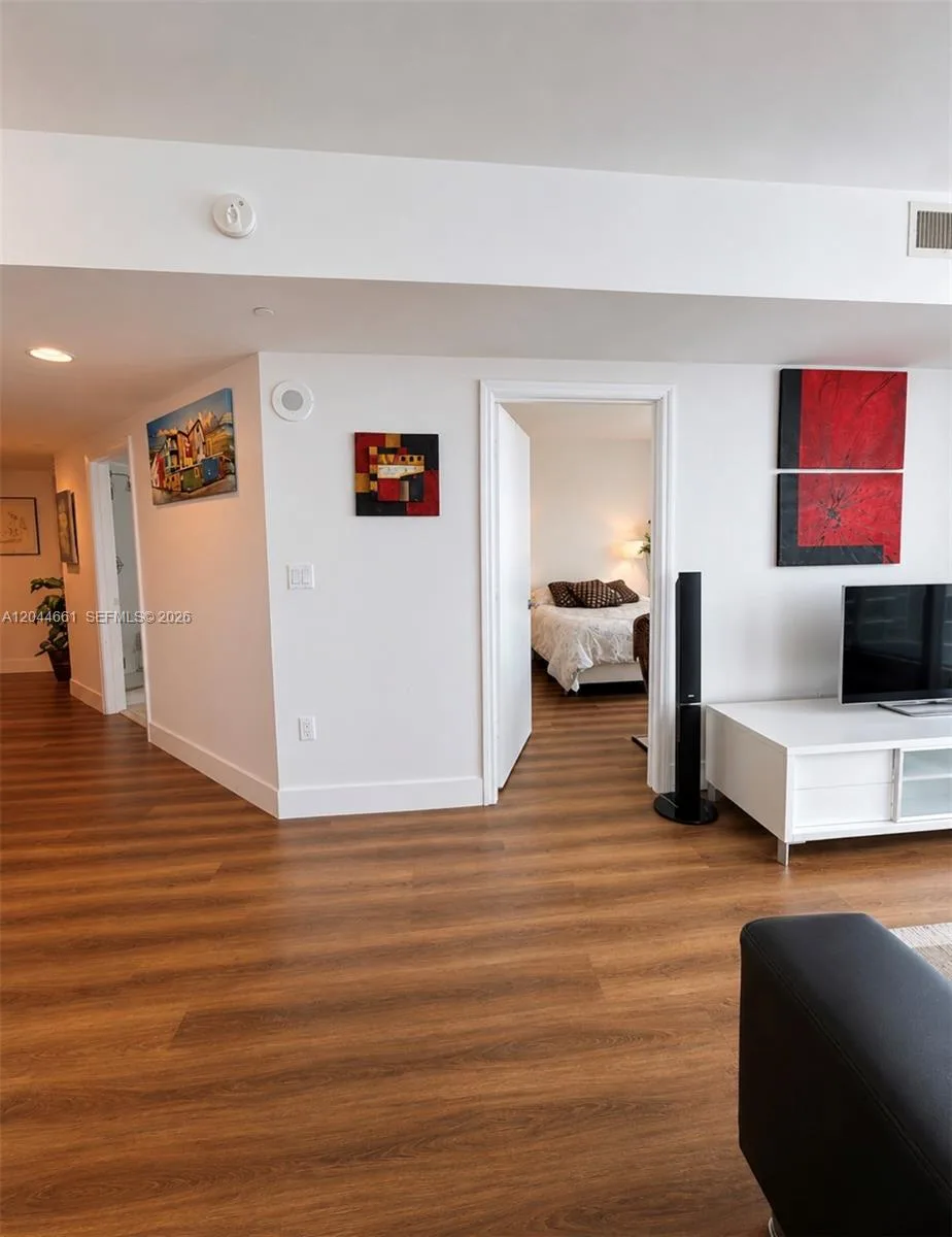 55 SE 6th St # 2802, Miami, FL 33131 photo 6