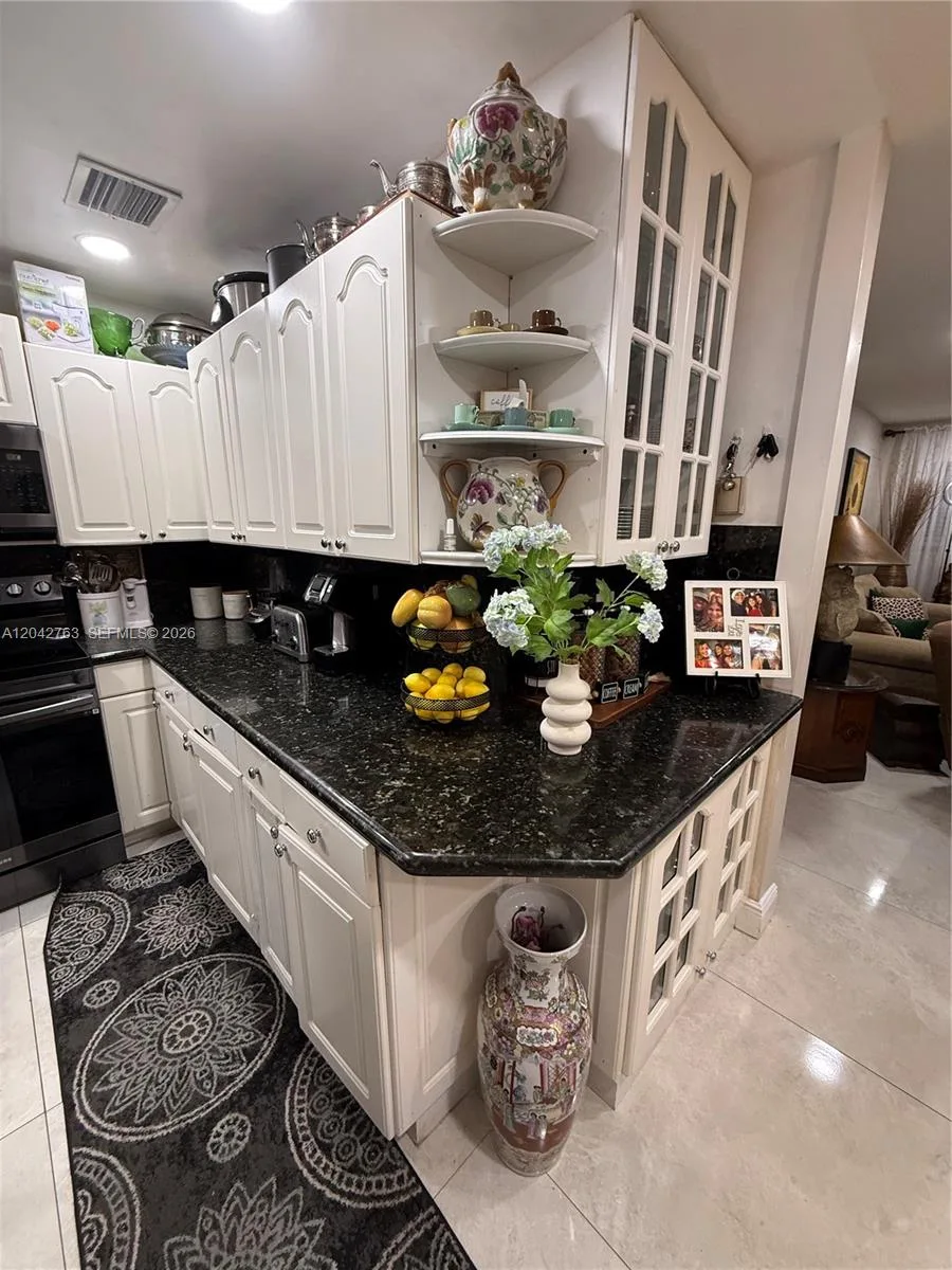 4100 Crystal Lake Dr # 111, Deerfield Beach, FL 33064