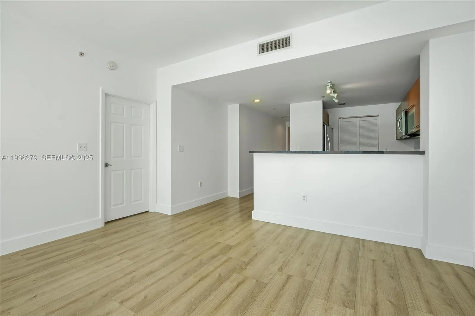 244 Biscayne Blvd # 1505, Miami, FL 33132 photo 5