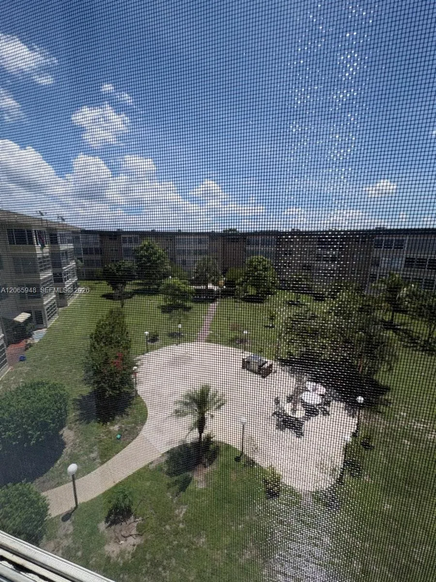 3091 NW 46th Ave # 407C, Lauderdale Lakes, FL 33313