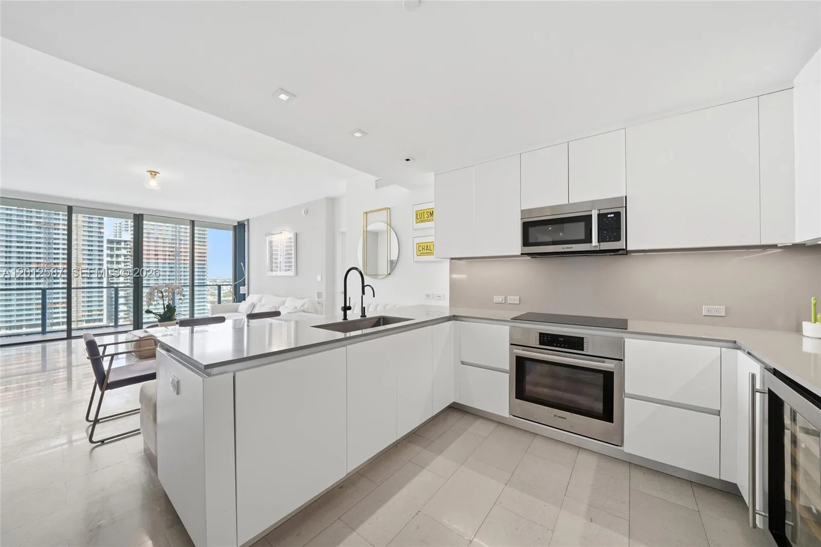 68 SE 6th St # 1904, Miami, FL 33131 photo 6