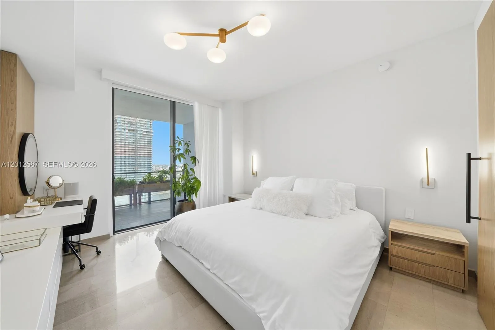 68 SE 6th St # 1904, Miami, FL 33131 photo 9