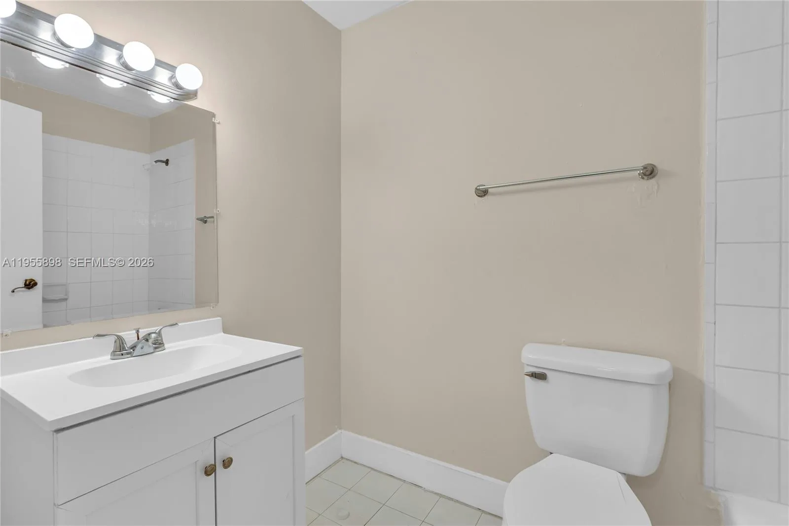 17901 NW 68th Ave # T206, Hialeah, FL 33015 photo 10