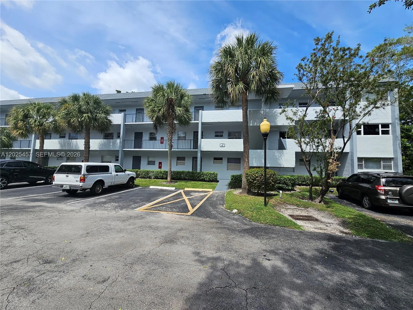 8380 Sands Point Blvd # J110, Tamarac, FL 33321