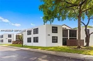 212 Lake Pointe Dr # 210, Oakland Park, FL 33309 photo 3