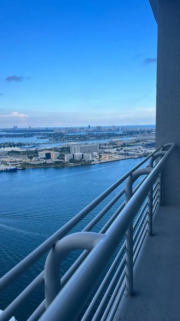 335 S BISCAYNE BL # UPH-00, Miami, FL 33131