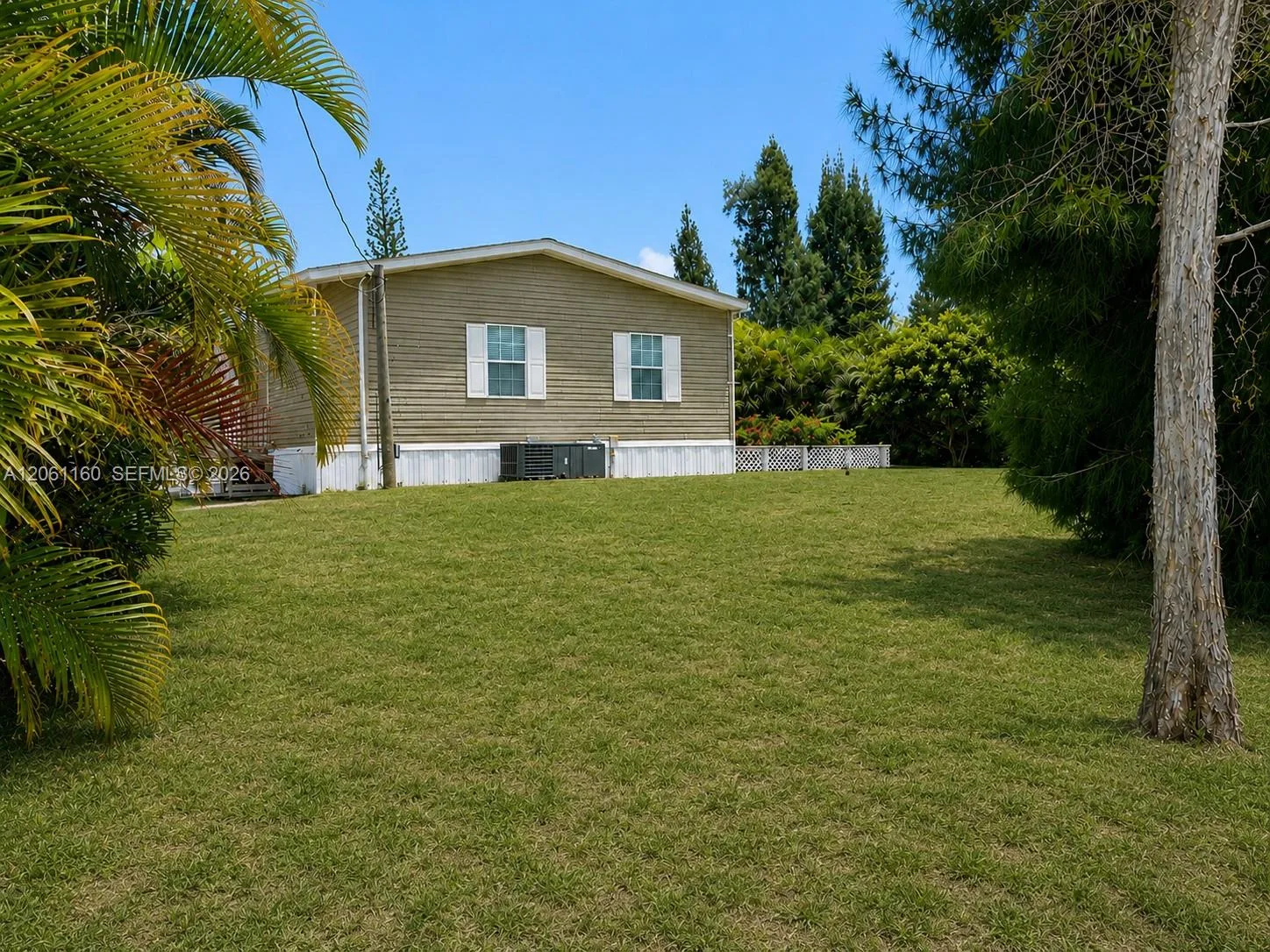 20472 Luettich Ln, Other City - In The State Of Florida, FL 33928 photo 12