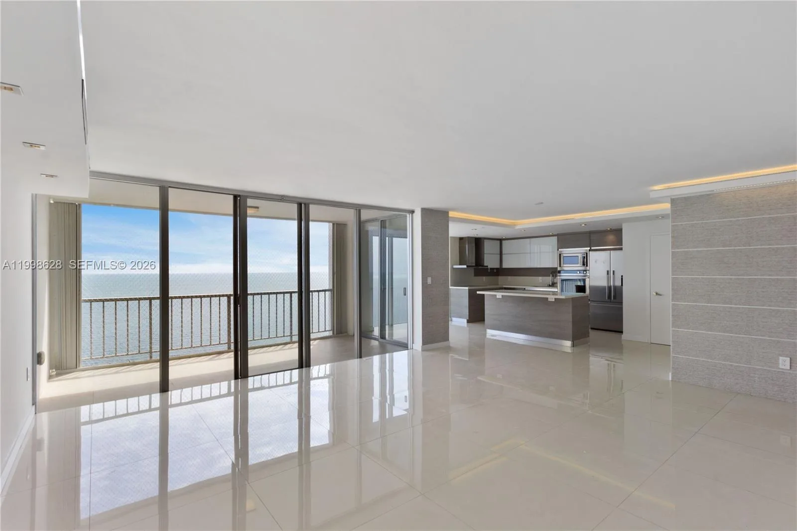 881 Ocean Dr # 18F, Key Biscayne, FL 33149