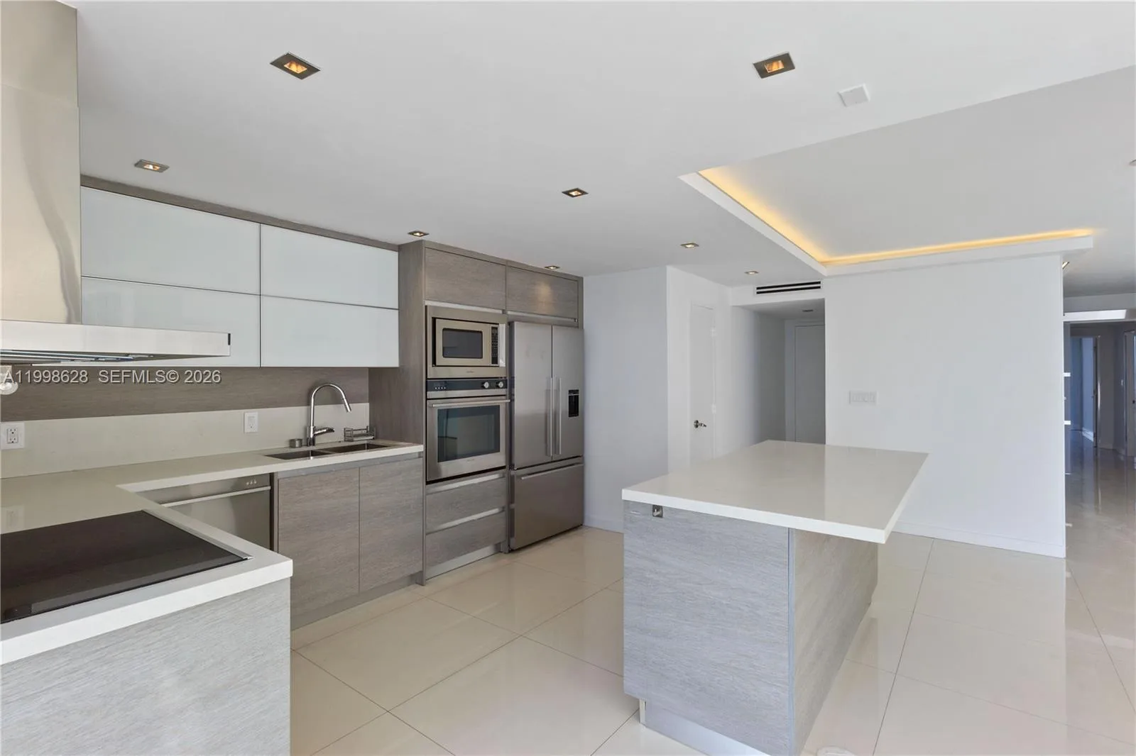 881 Ocean Dr # 18F, Key Biscayne, FL 33149 photo 4