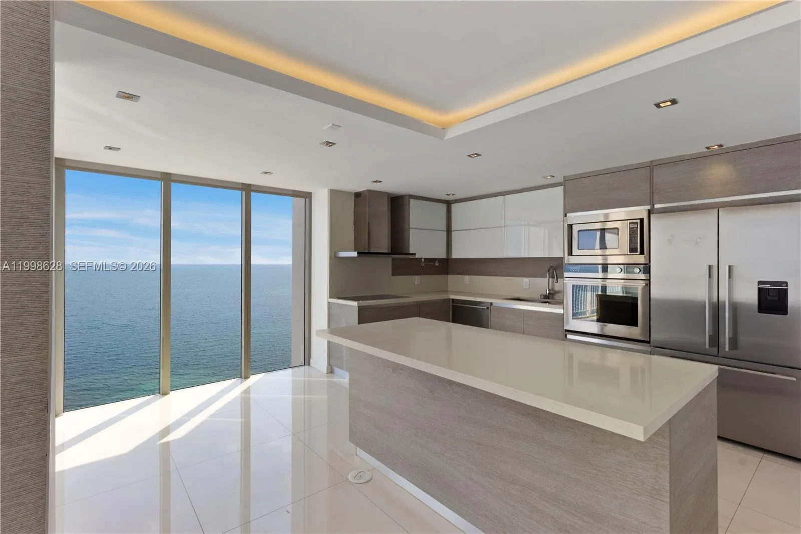 881 Ocean Dr # 18F, Key Biscayne, FL 33149 photo 5