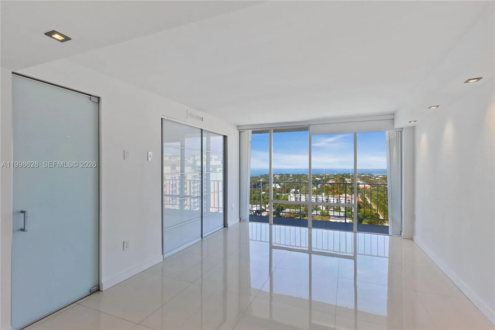 881 Ocean Dr # 18F, Key Biscayne, FL 33149 photo 9