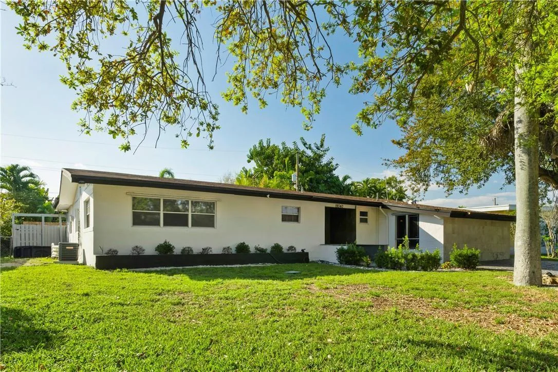 19340 NE 19 Avenue, North Miami Beach, FL 33179 photo 4