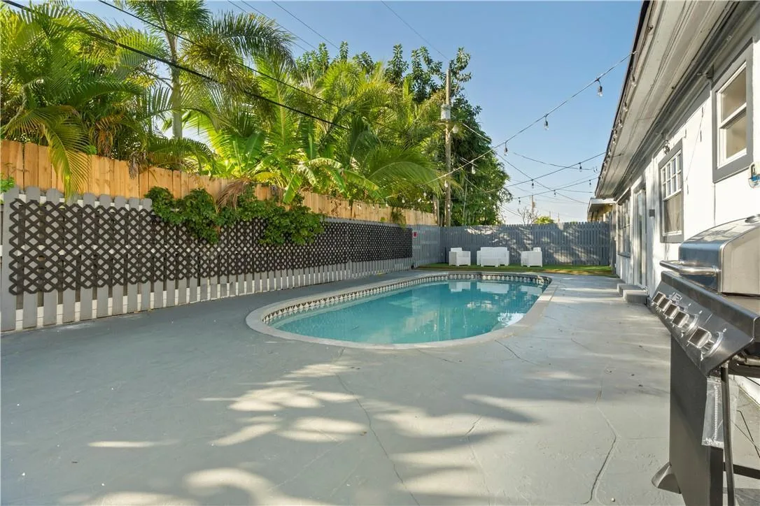 19340 NE 19 Avenue, North Miami Beach, FL 33179 photo 5