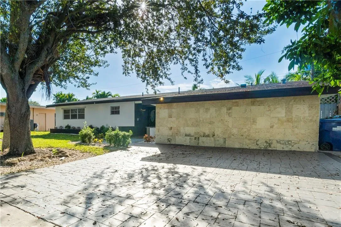 19340 NE 19 Avenue, North Miami Beach, FL 33179 photo 6