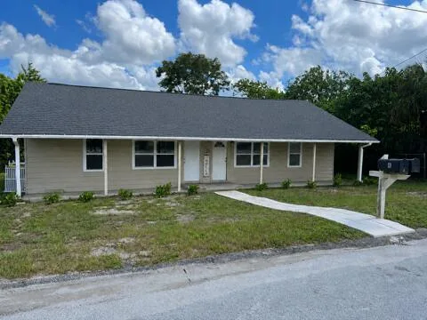 130 E Northside Drive, Lake Wales, FL 33853