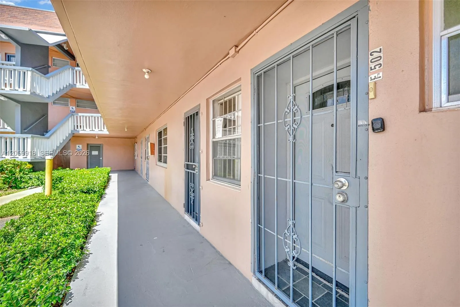 18555 NE 14th Ave # 502, Miami, FL 33179 photo 3