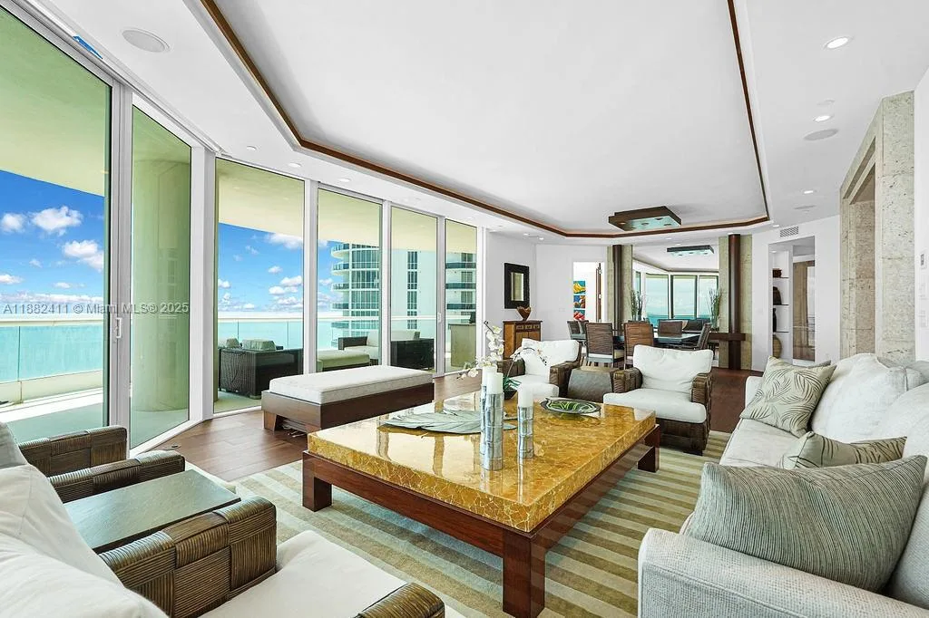 16047 Collins Ave # 2904, Sunny Isles Beach, FL 33160 photo 2
