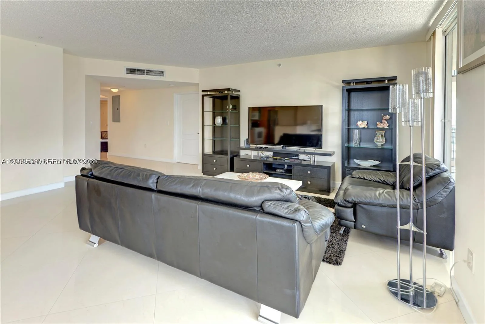 17555 Atlantic Blvd # 902, Sunny Isles Beach, FL 33160 photo 3