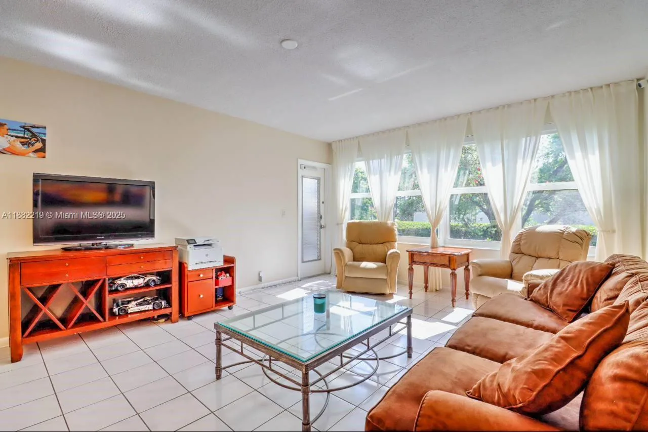 850 NE 12th Ave # 210, Hallandale Beach, FL 33009