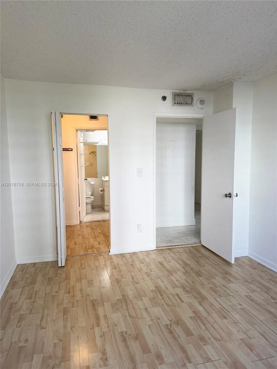 770 CLAUGHTON ISLAND DR # 601, Miami, FL 33131 photo 5