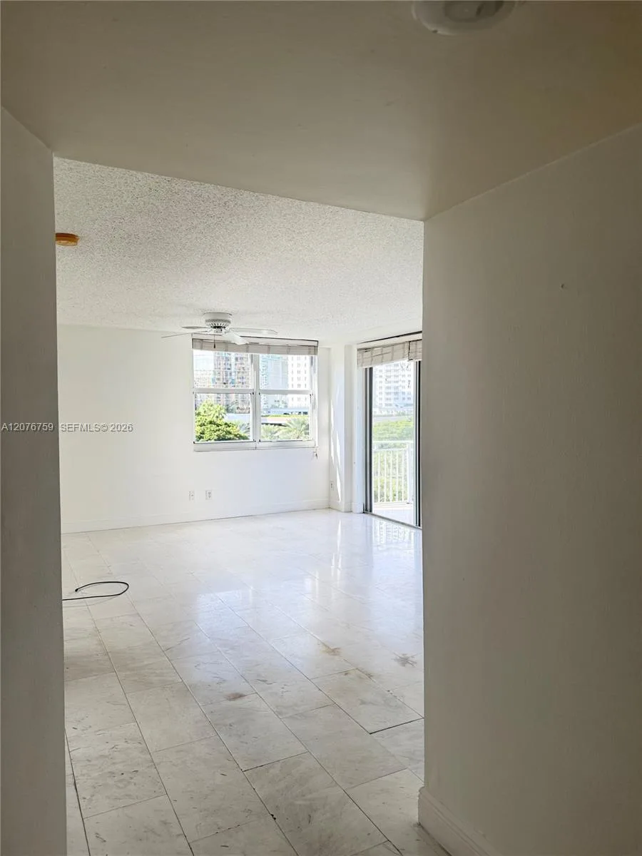 770 CLAUGHTON ISLAND DR # 601, Miami, FL 33131 photo 8