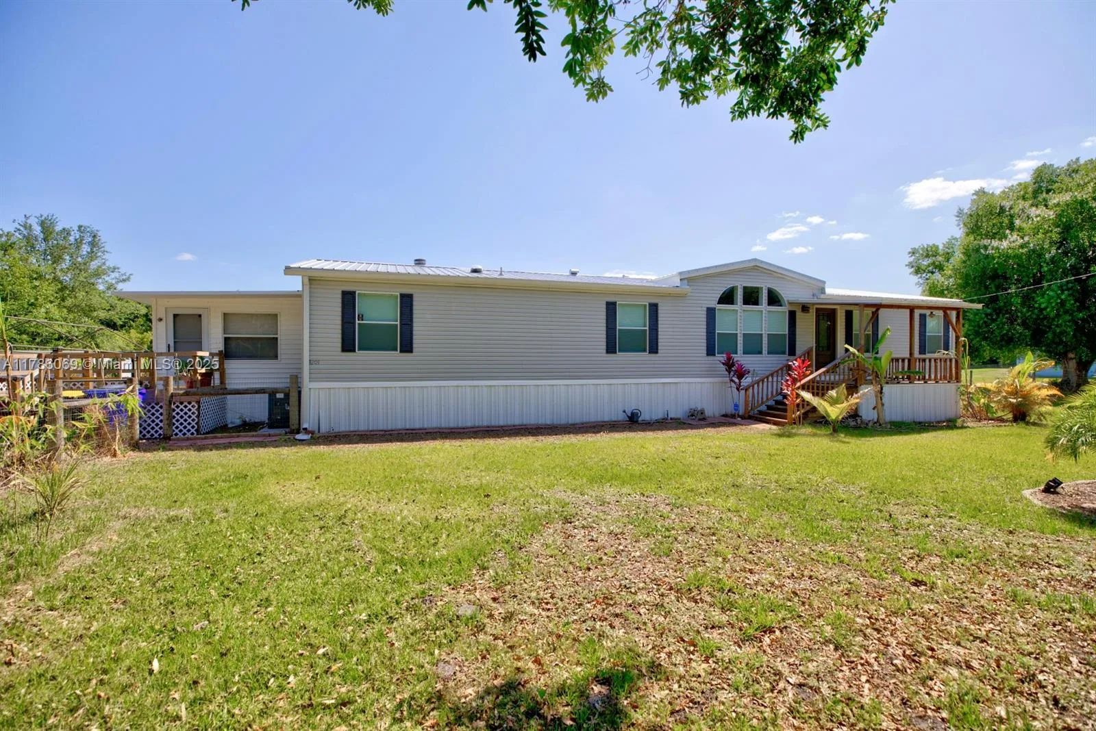 3201 Pamela dr, Lorida, FL 33857 photo 2