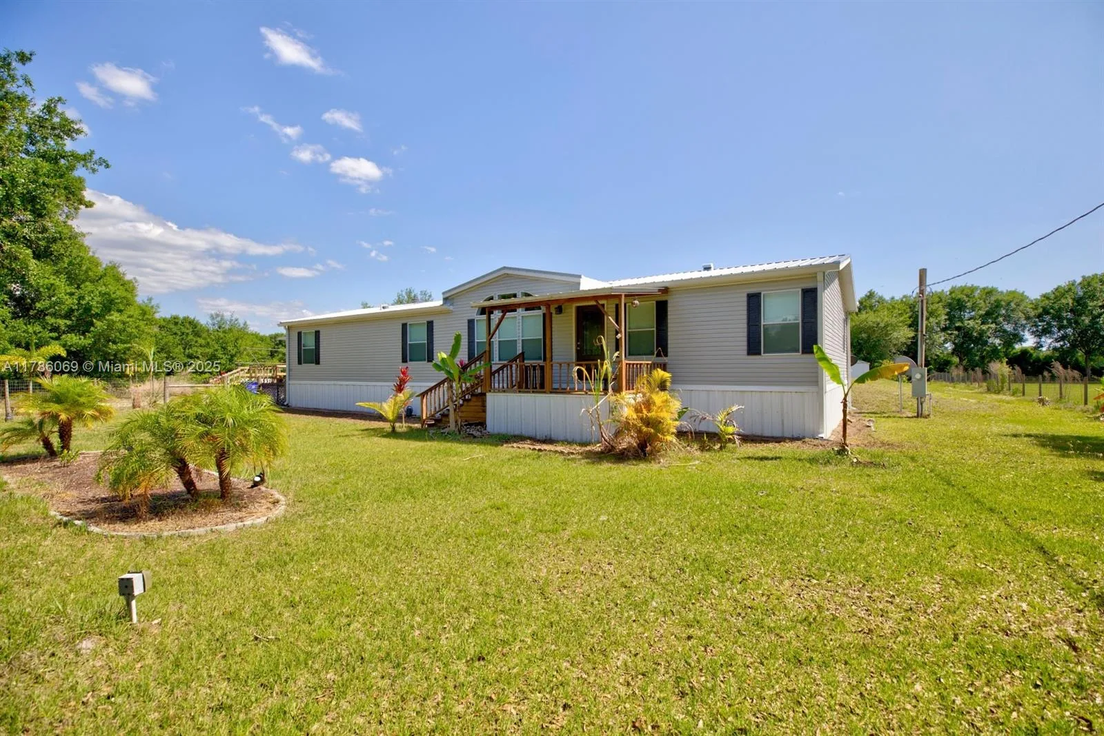 3201 Pamela dr, Lorida, FL 33857 photo 4