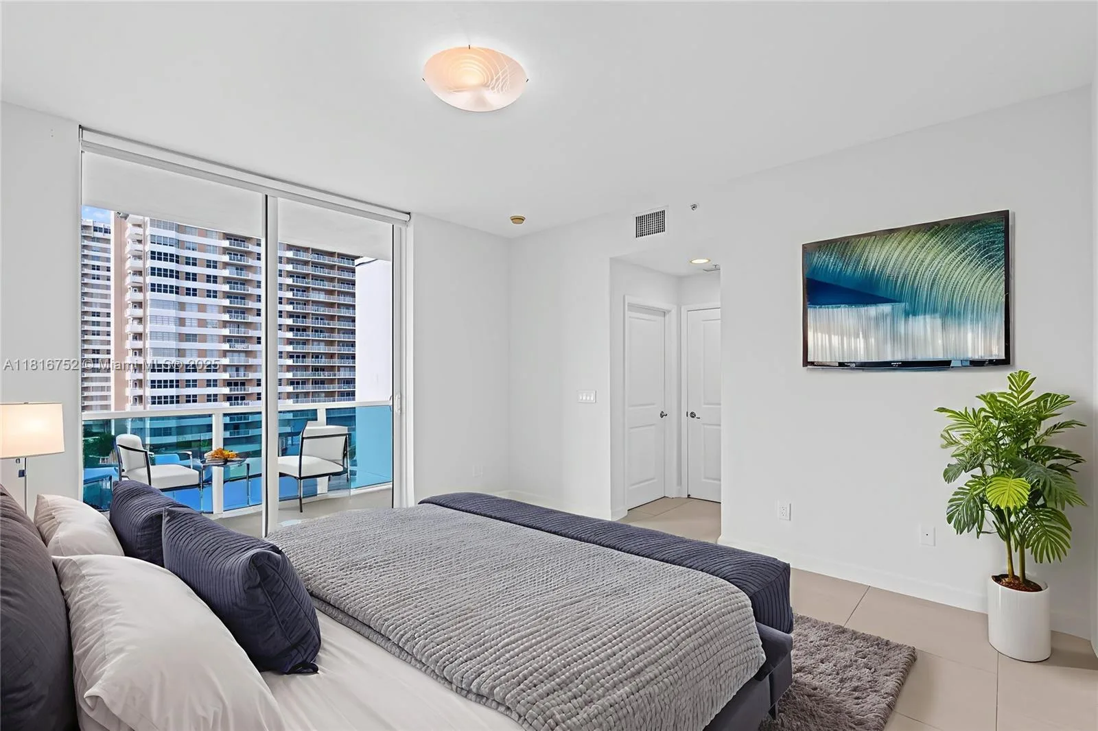 1945 S Ocean Dr # 704, Hallandale Beach, FL 33009 photo 3