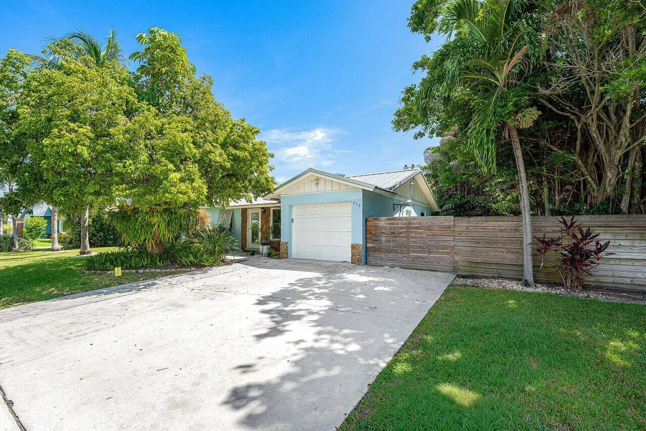 612 NW 7th Court, Boynton Beach, FL 33426