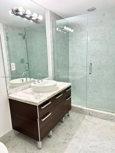 244 Biscayne Blvd # 1805, Miami, FL 33132 photo 11