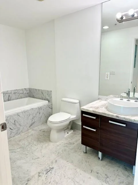 244 Biscayne Blvd # 1805, Miami, FL 33132 photo 13