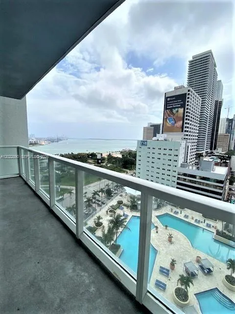 244 Biscayne Blvd # 1805, Miami, FL 33132 photo 3