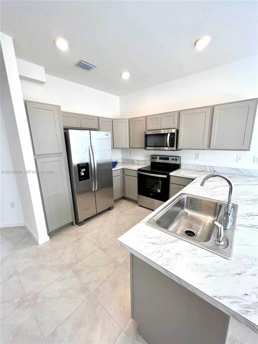 1088 NW 208th Ter # 1088, Miami Gardens, FL 33169 photo 9
