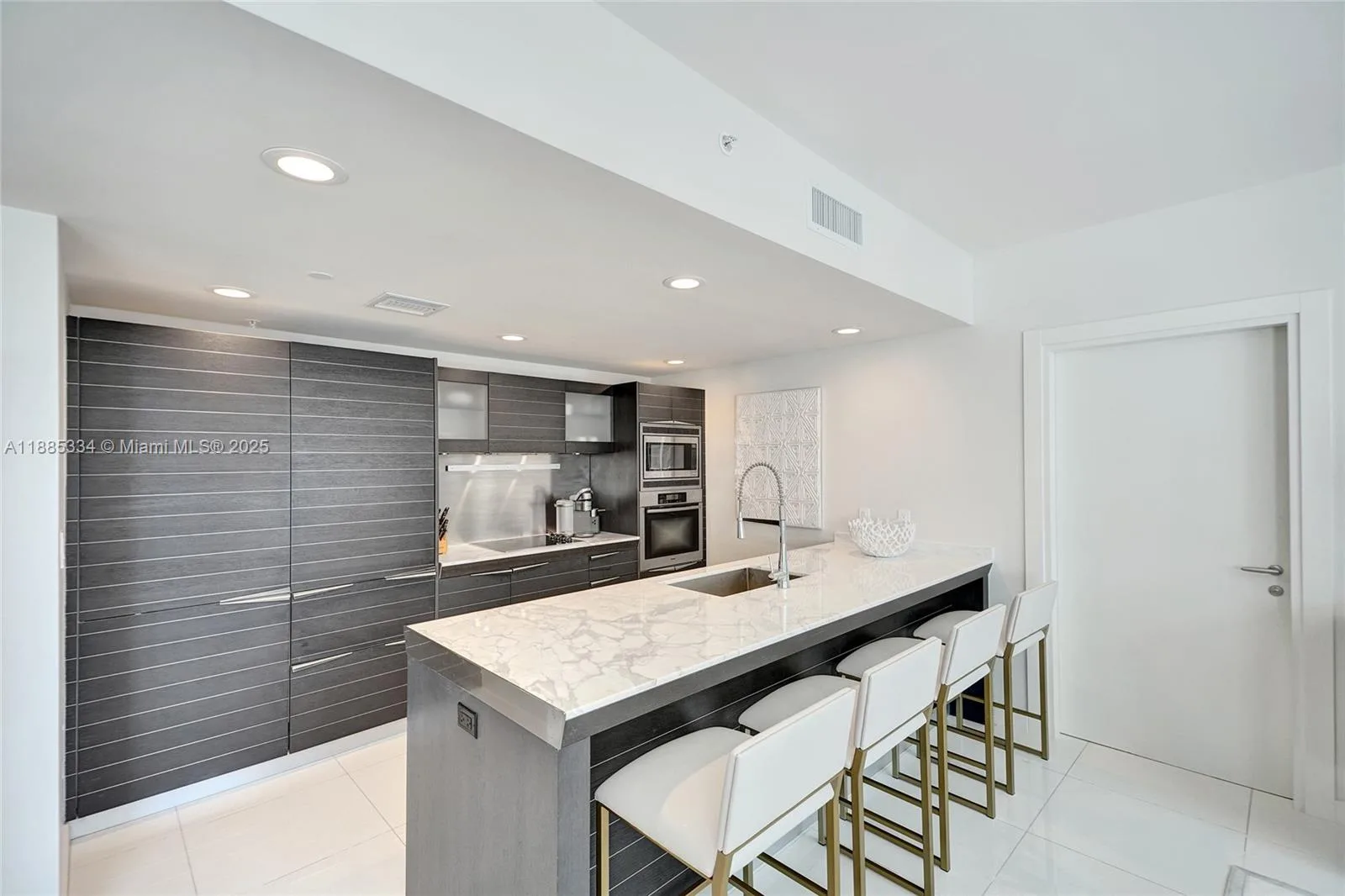 200 Biscayne Boulevard Way # 505, Miami, FL 33131 photo 4