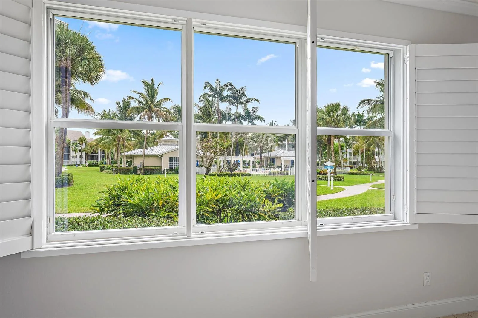 411 Bay Colony Drive N, Juno Beach, FL 33408 photo 8