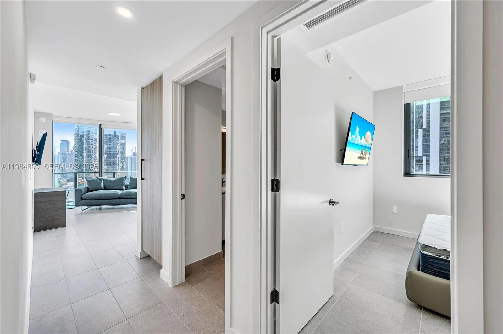 121 NE 5th St # 3005, Miami, FL 33130 photo 13