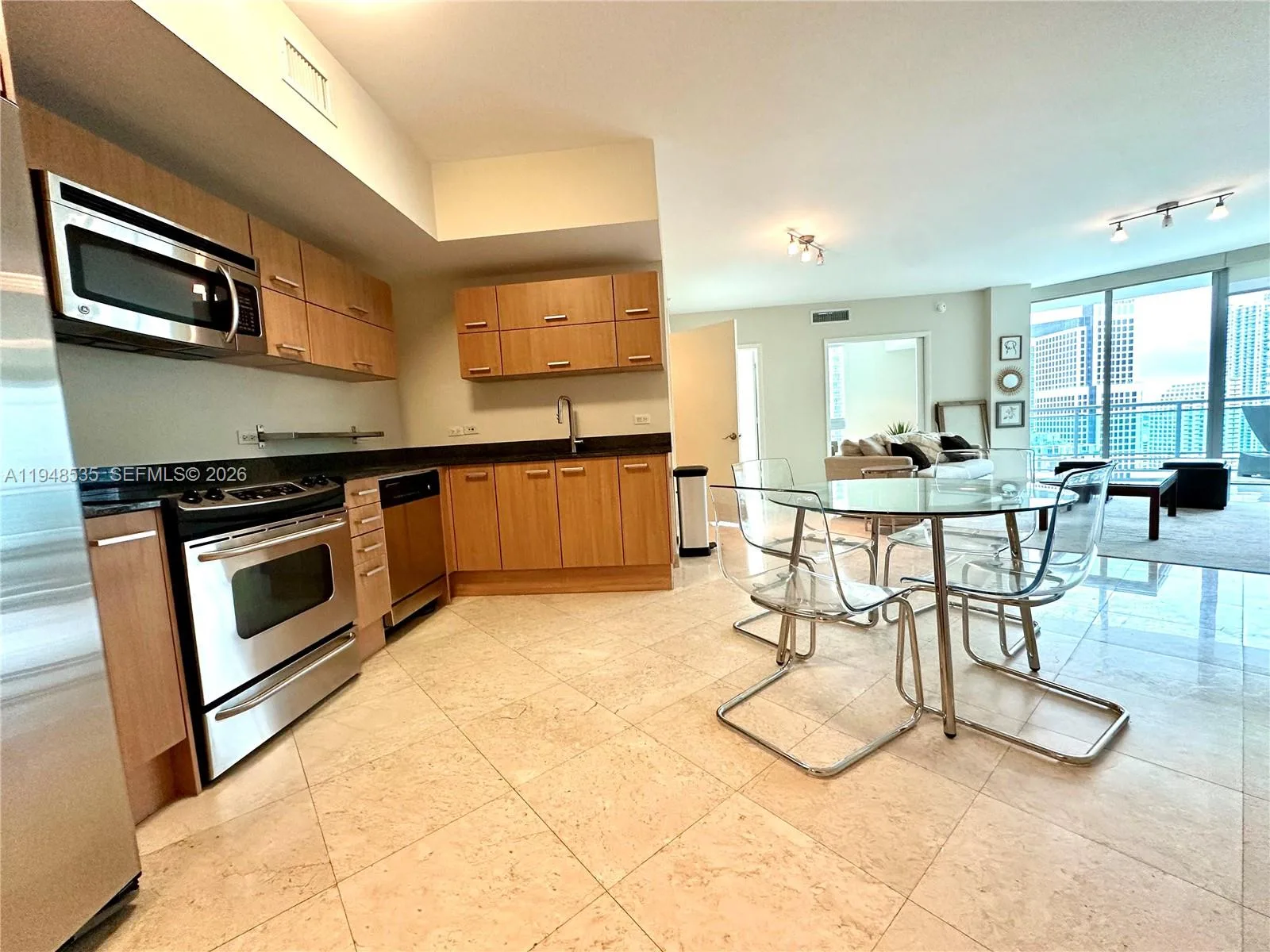 350 S Miami Ave # 3302, Miami, FL 33130 photo 13