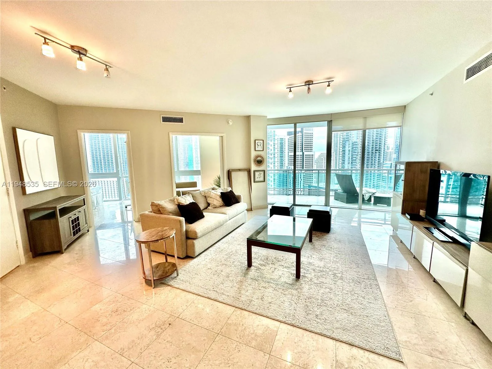 350 S Miami Ave # 3302, Miami, FL 33130 photo 5