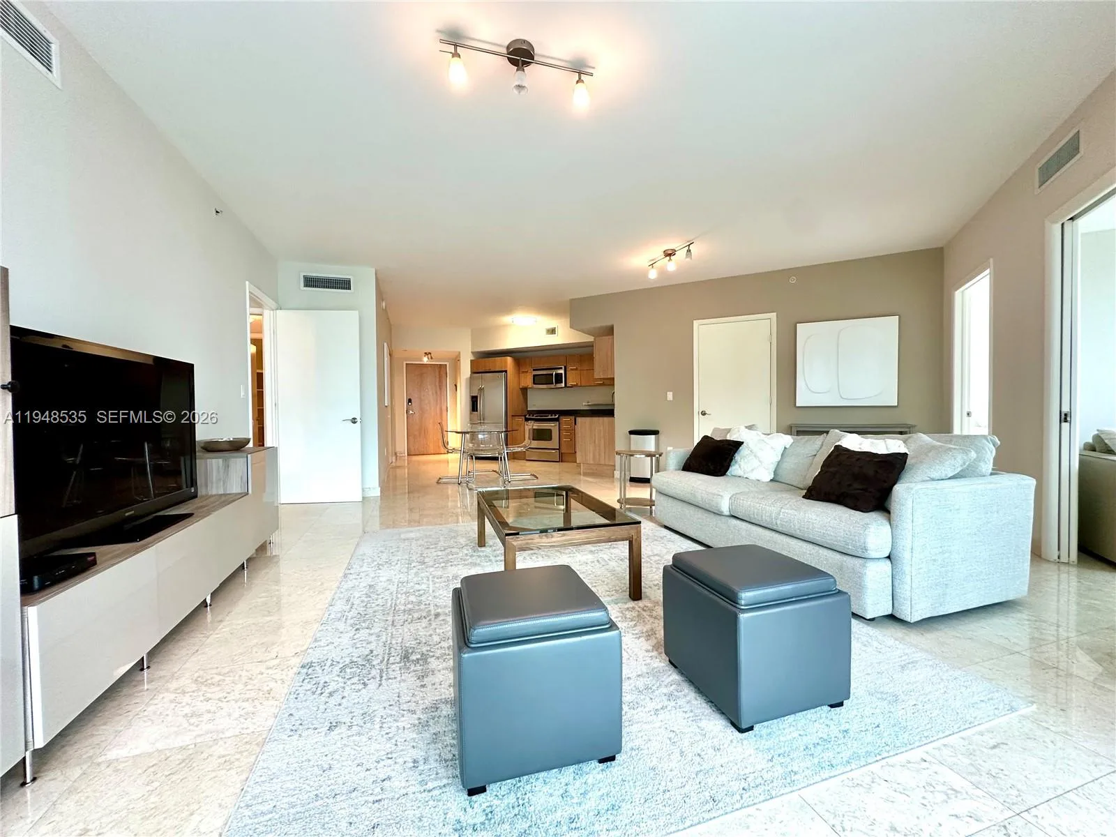 350 S Miami Ave # 3302, Miami, FL 33130 photo 6