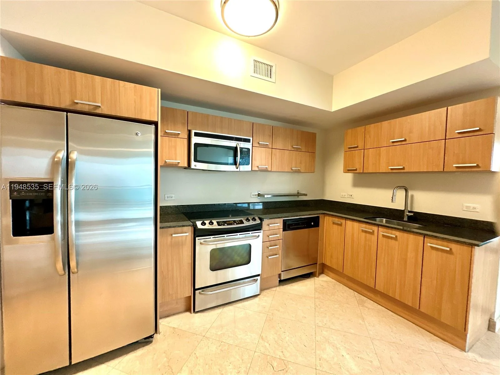 350 S Miami Ave # 3302, Miami, FL 33130 photo 8