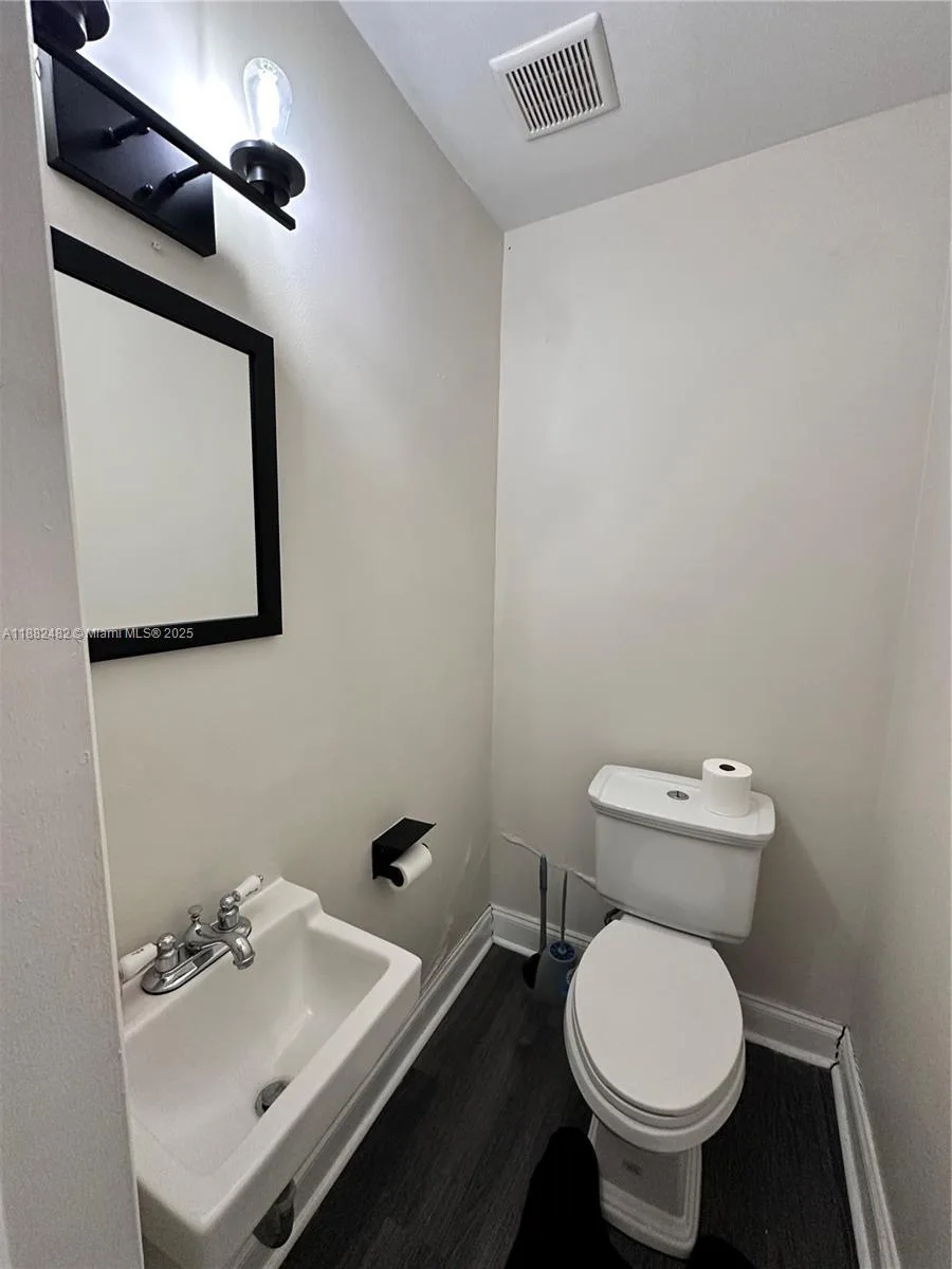 2270 SW 46th Ct, Dania Beach, FL 33312 photo 9