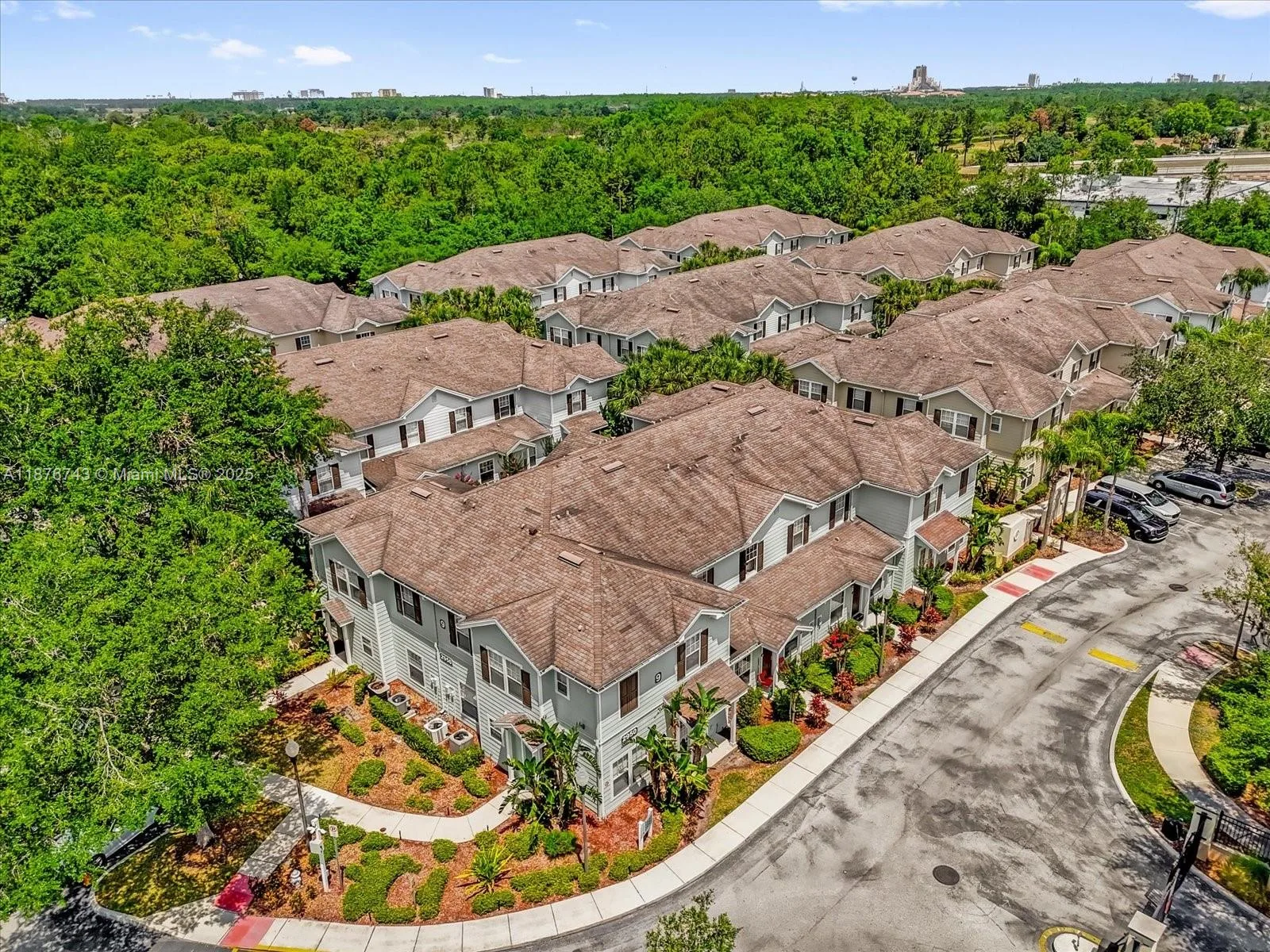 2950 LUCAYAN HARBOUR CIR # 107, Kissimmee, FL 34746 photo 3