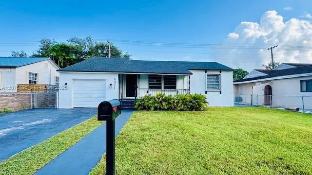 6371 SW 39th St, Miami, FL 33155