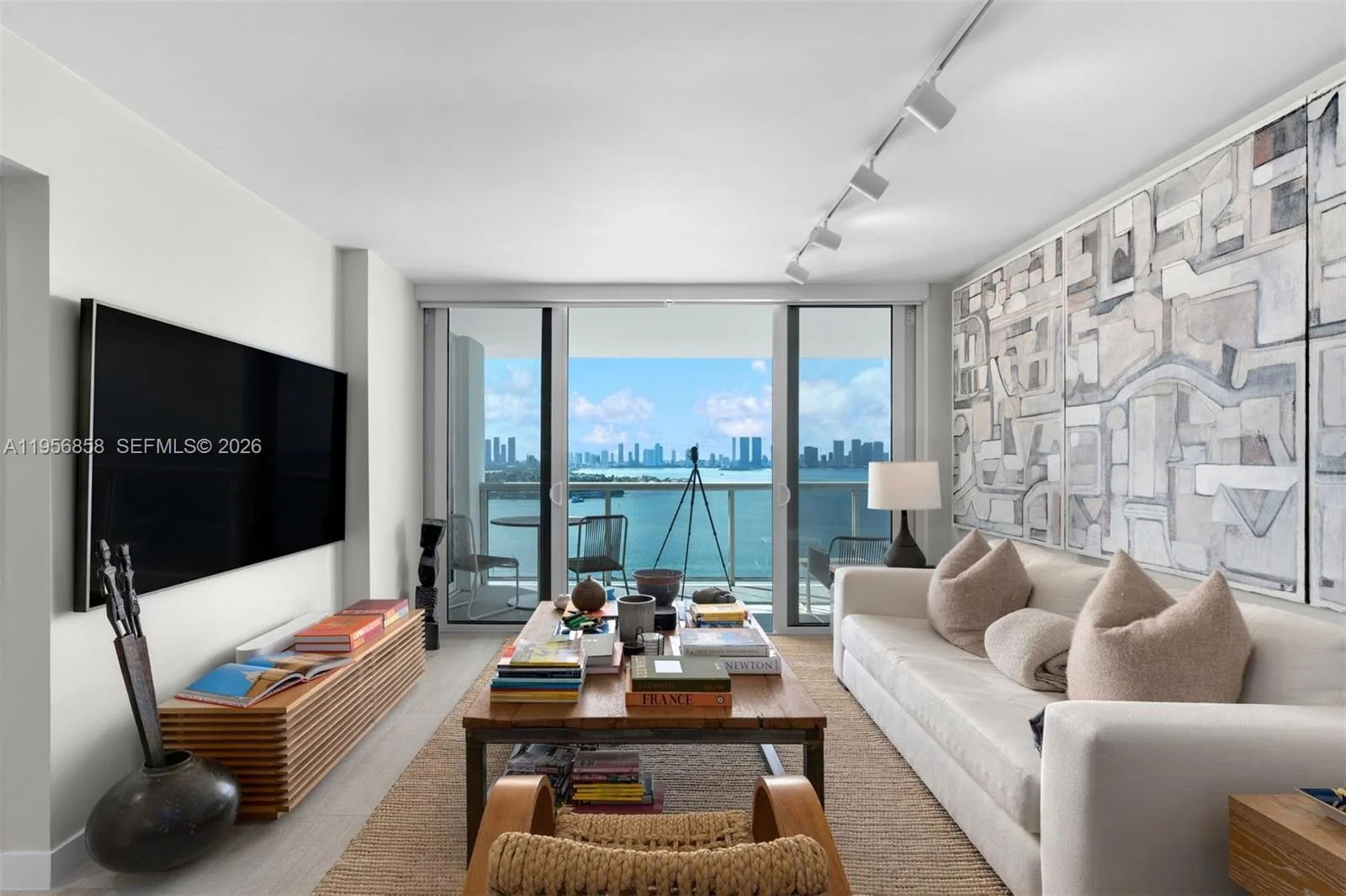 1900 Sunset Harbour Dr # 2312, Miami Beach, FL 33139 photo 2