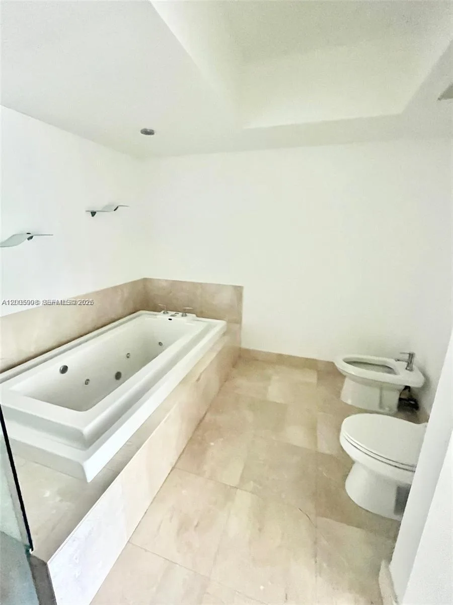 218 SE 14th St # 903, Miami, FL 33131 photo 11